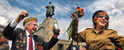 2015 Feier am sowjetische Ehrenmal in Berlin Tiergarten zum Tag des Sieges
